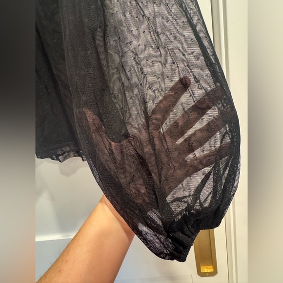 On My Mind Mesh Sleeve Top in Black
Sanctuary Women’s XS EUC - Picture 5 of 7